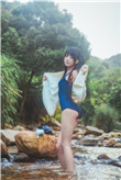 校花把丝袜脚伸进我裤子里
